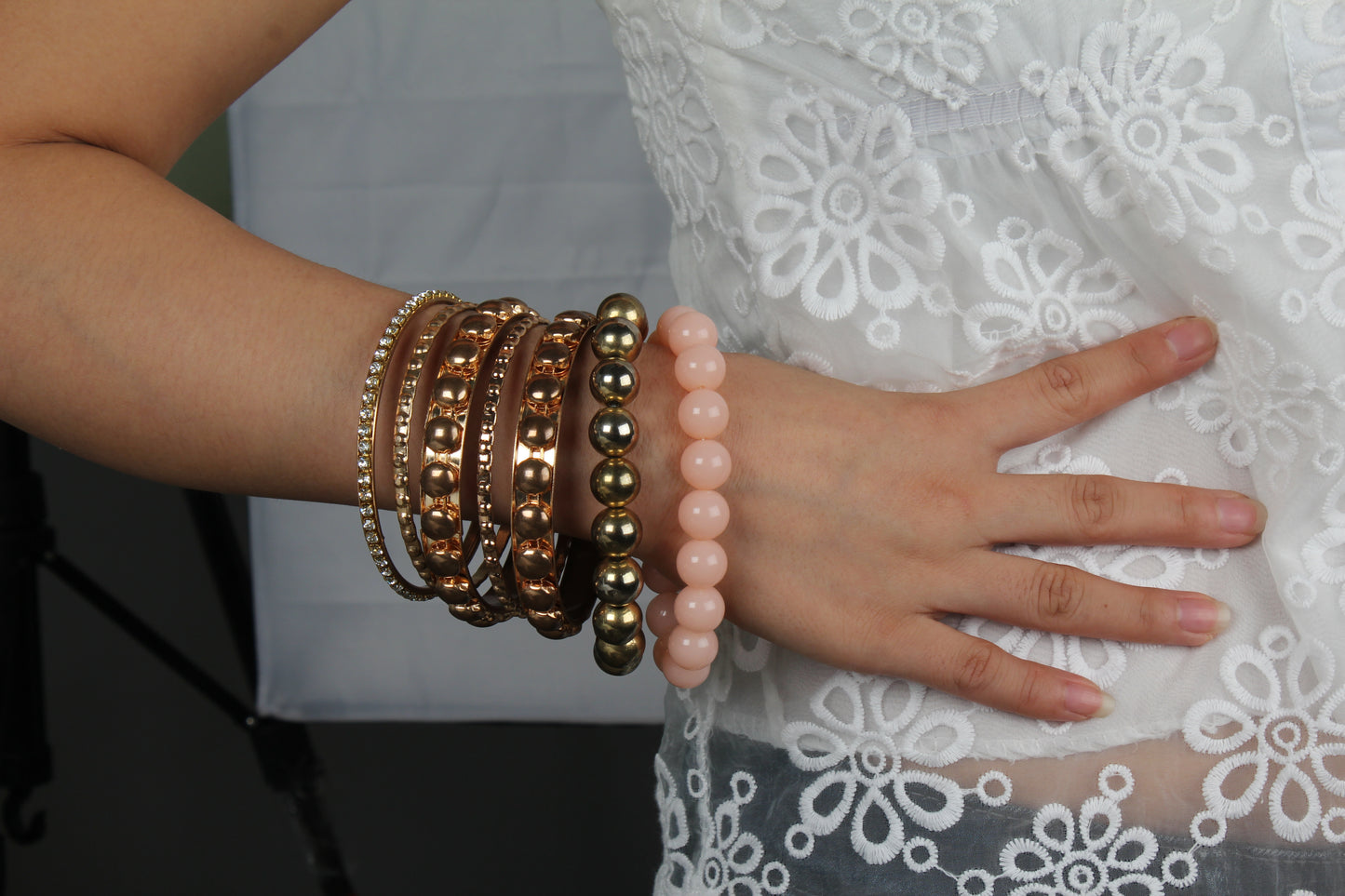 7-Piece Retro Burnished Gold Inlaid Rhinestones Bangle Bracelet Set